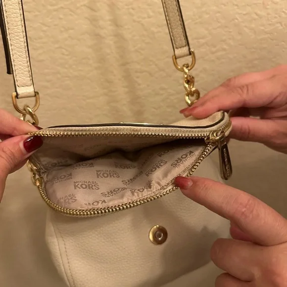 Michael Kors Bedford Flap Crossbody Bag – Ecru Pebbled Leather NWT - Picture 10 of 15